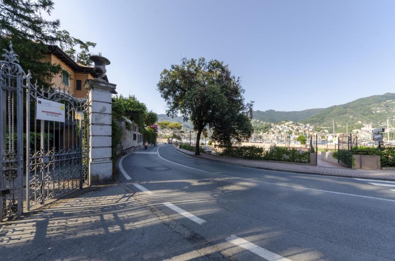 Joivy Apt With Amazing Sea View And Patio, Next To Port Of Rapallo Exterior foto